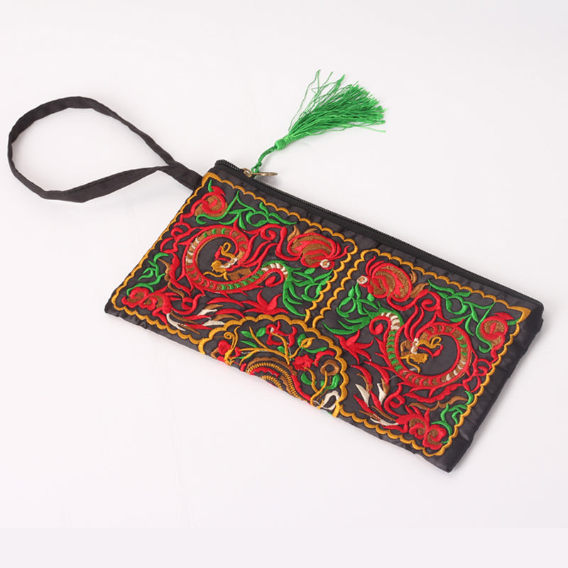 Retro Ethnic Embroidery Clutch