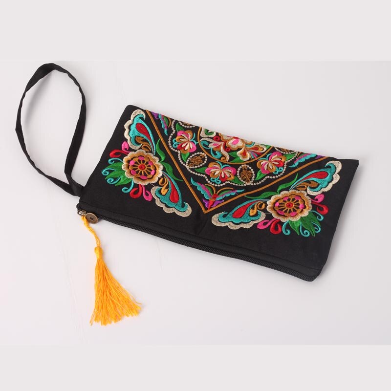 Retro Ethnic Embroidery Clutch