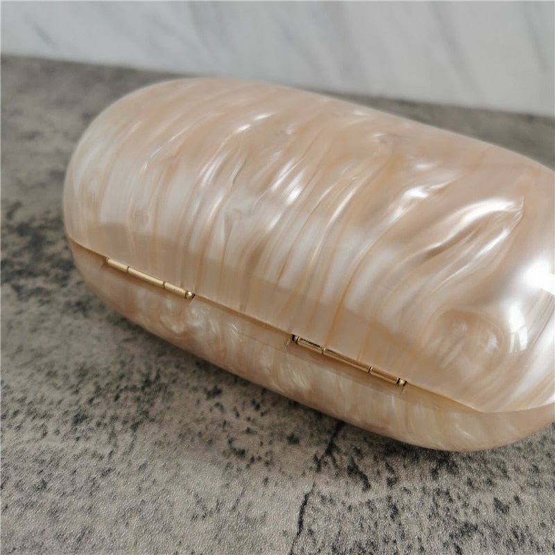 Ellipse Shaped Clutch