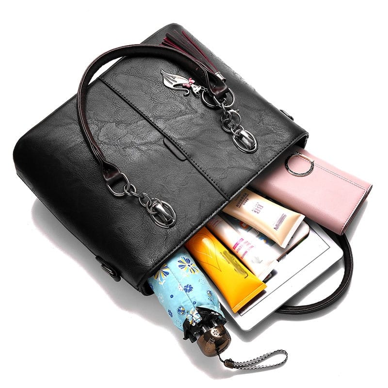 Handbag with Zipper Closure