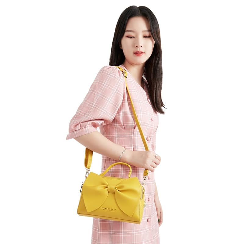 Elegant Shoulder Bag with Bow