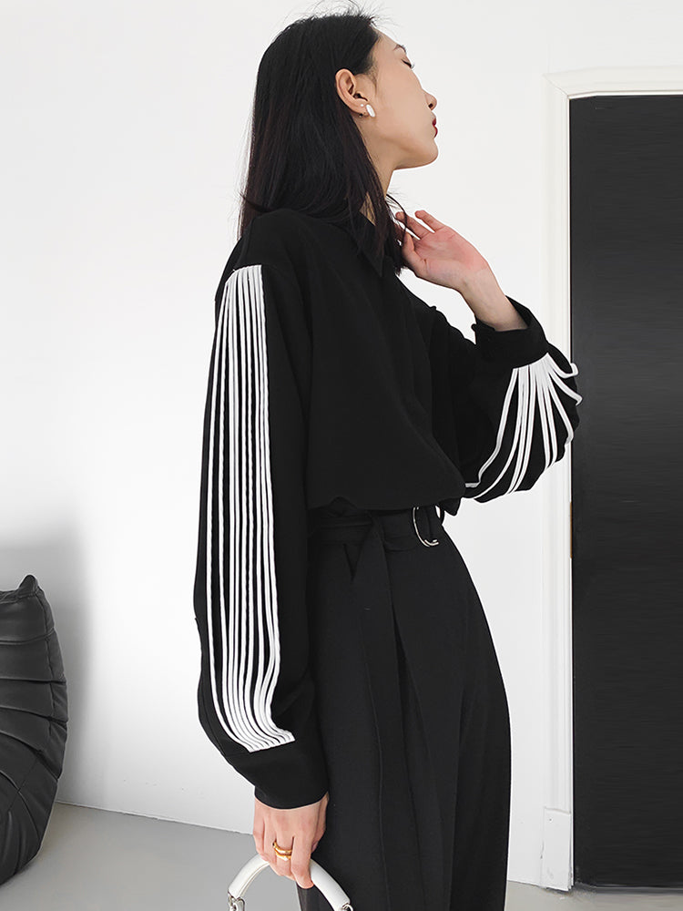 Nami Lantern Sleeve Blouse with Color Contrast Pleats