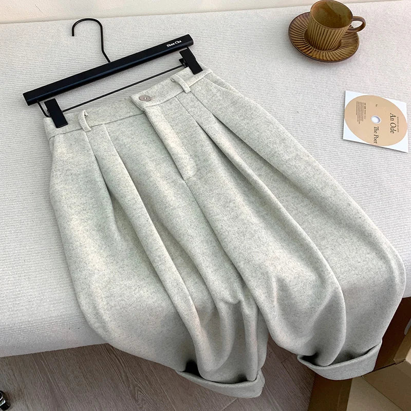 Chic Pleated Woolen Newsboy Pants
