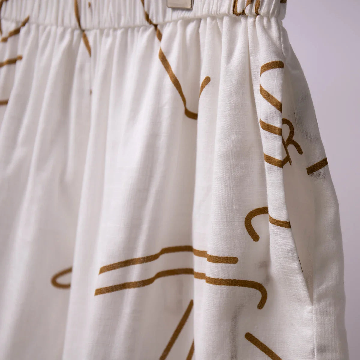 Zinnia Casual Line Drawing Print Shirts & Shorts Set