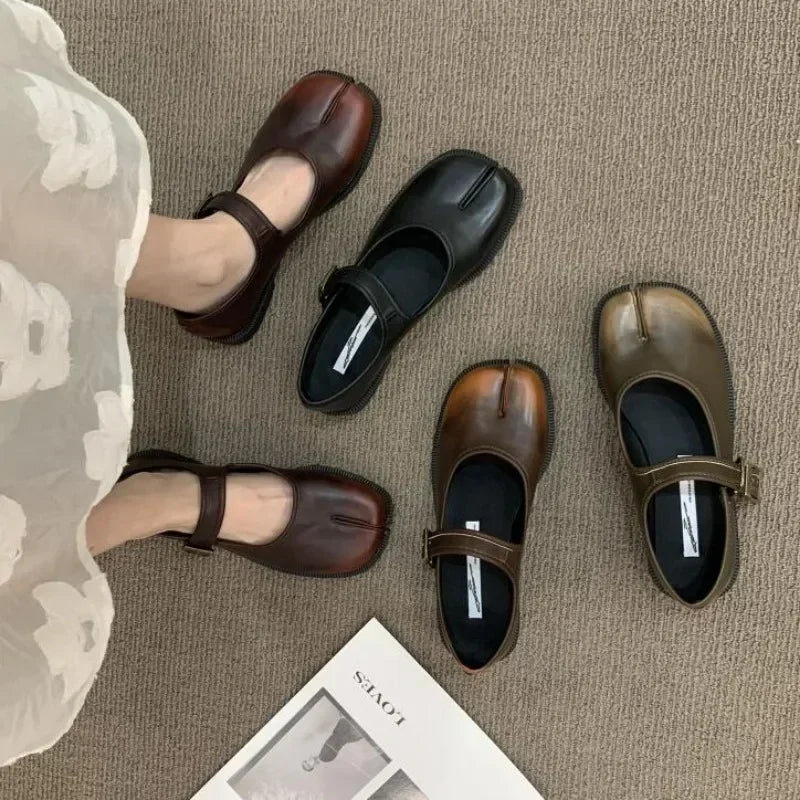 Pia Vintage Ombre Look Split Toe Maru Janes Flats