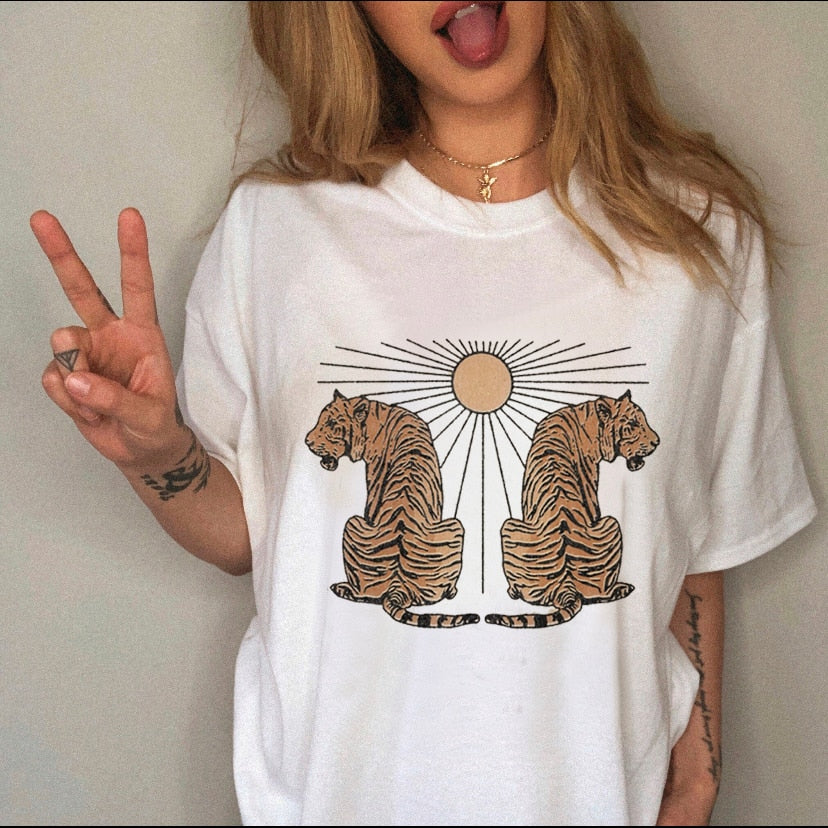 Female Top Fashion Tee Love Heart New Style Trend Clothes
