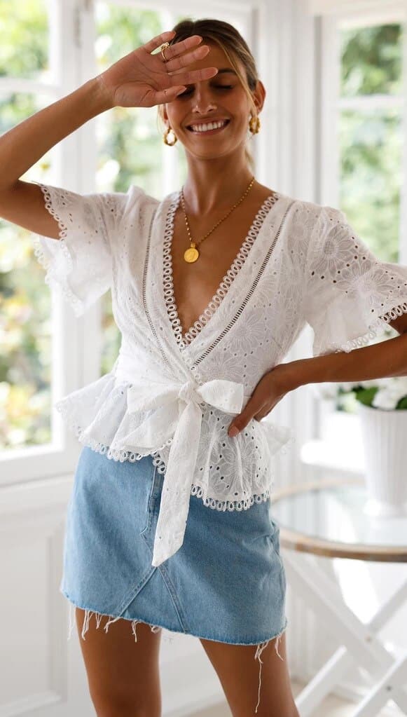 Women's Lace V-neck T-shirt
